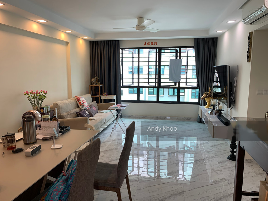 Yishun Street 31 thumbnail photo